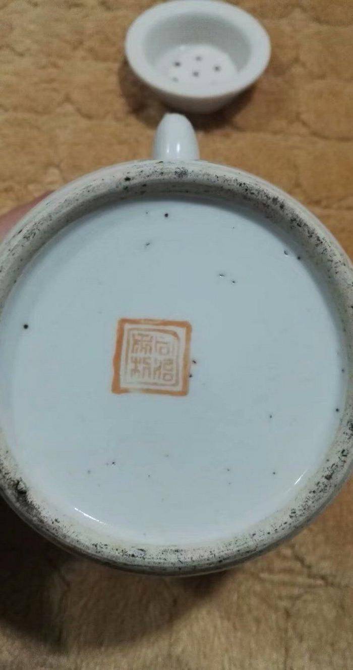 晚清双面粉彩 博古花卉壶图6
