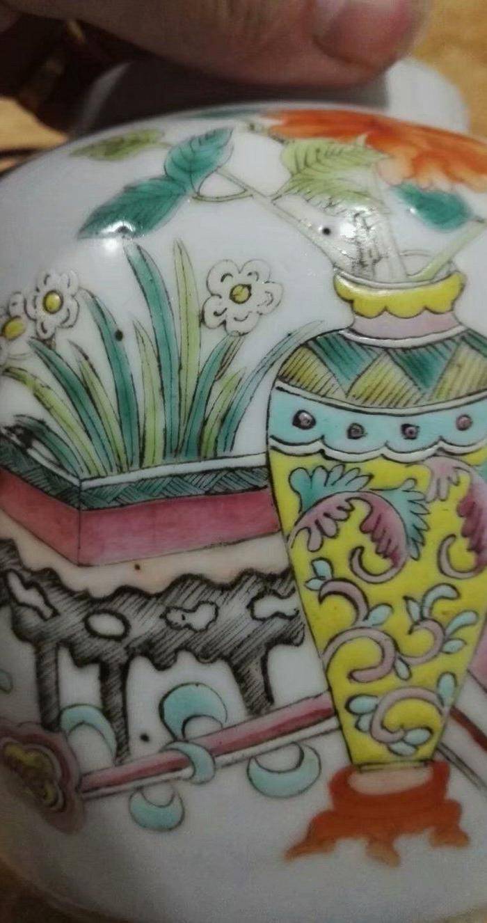 晚清双面粉彩 博古花卉壶图7