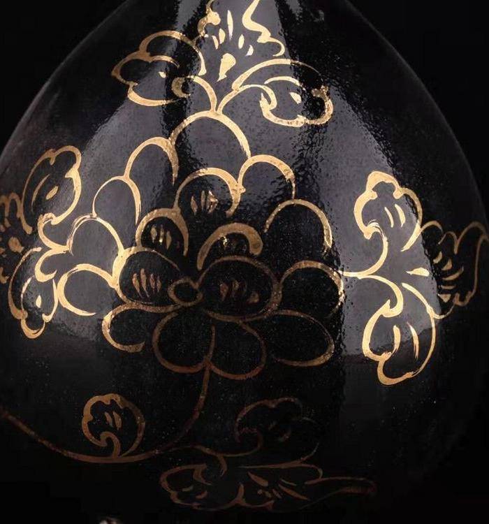 旧藏黑定描金瓶图6