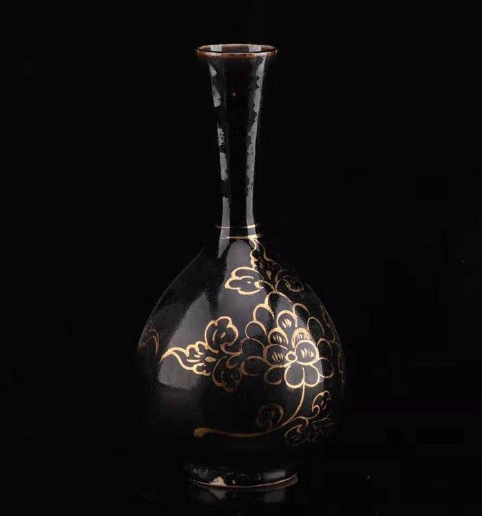 旧藏黑定描金瓶图7