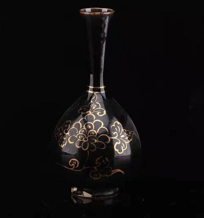 旧藏黑定描金瓶图8