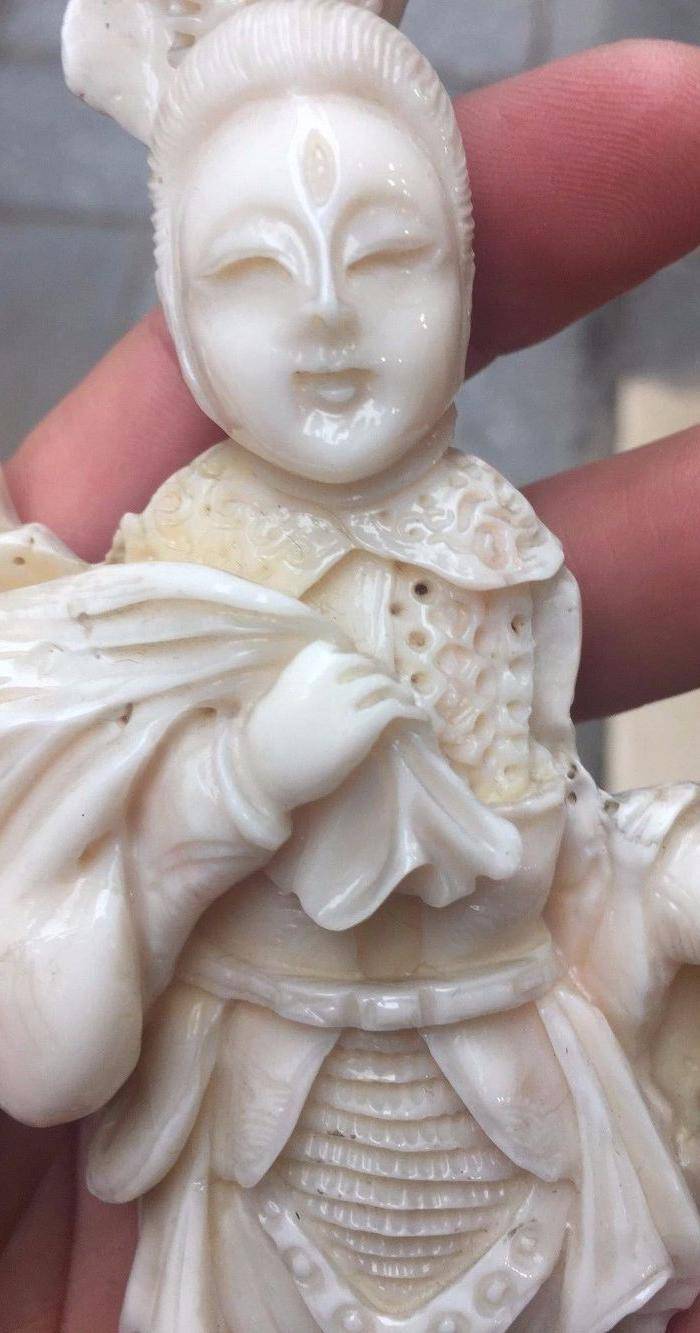 回流425克台湾白MOMO珊瑚二郎神摆件图5