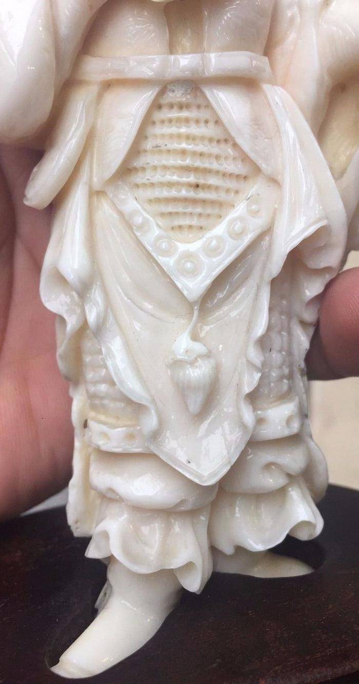 回流425克台湾白MOMO珊瑚二郎神摆件图6
