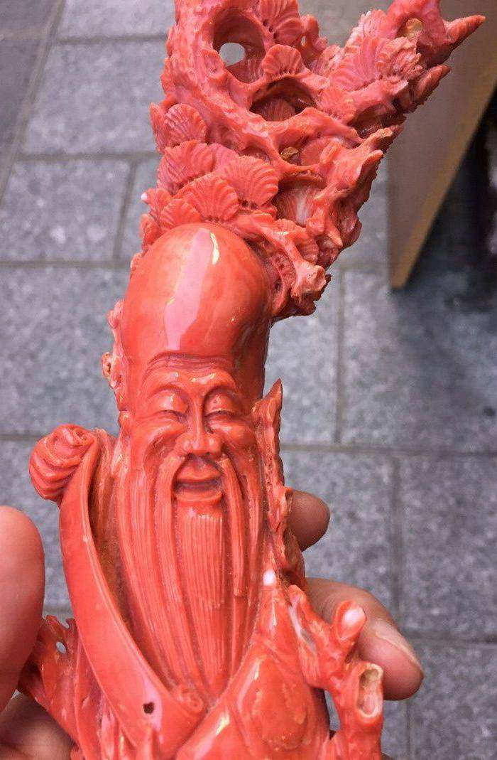 重磅压轴 回流1375克台湾MOMO珊瑚寿星摆件图2