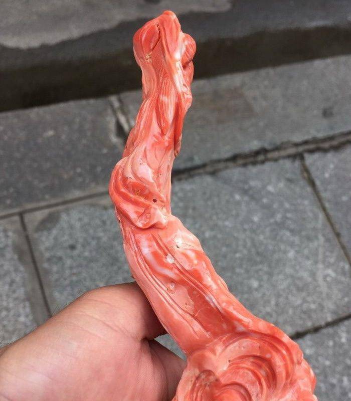 重磅压轴 回流853克台湾MOMO珊瑚侍女摆件图9