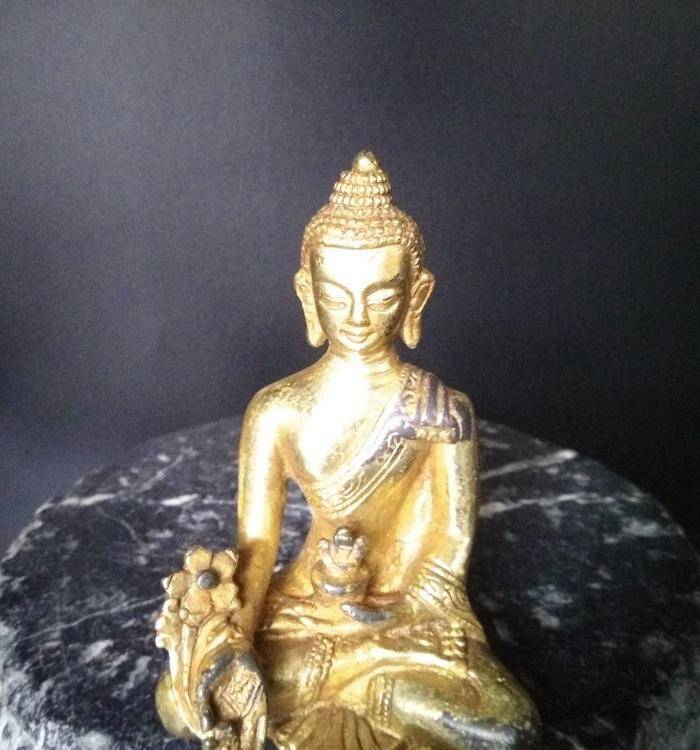 清代释迦牟尼鎏金佛像图8
