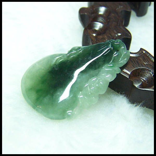 0起拍【翡翠花件】--透光可见翠根