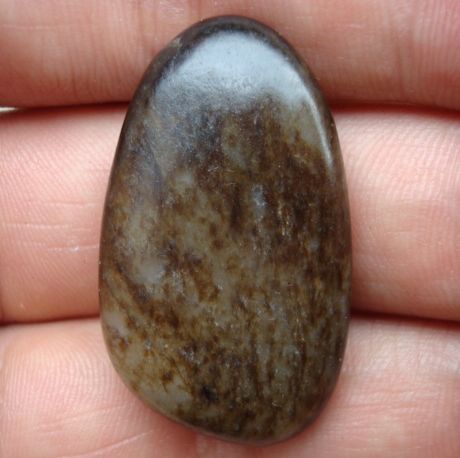 13.1g新疆和田玉黑皮籽料