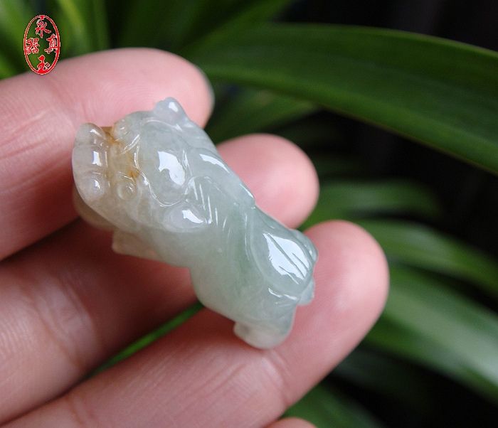 永真包快递0拍～!老坑冰种三彩貔貅翡翠挂件