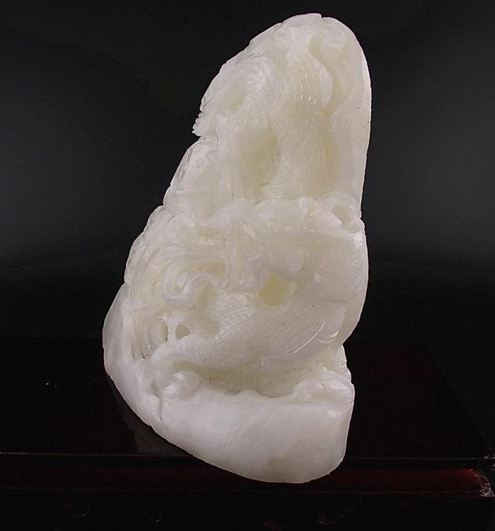 6斤天然和田玉大摆件龙行天下