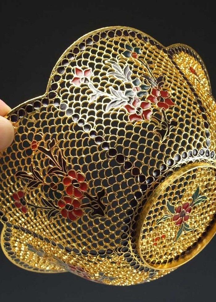 鎏金_脱胎掐丝珐琅_镂空雕花—莲花口碗