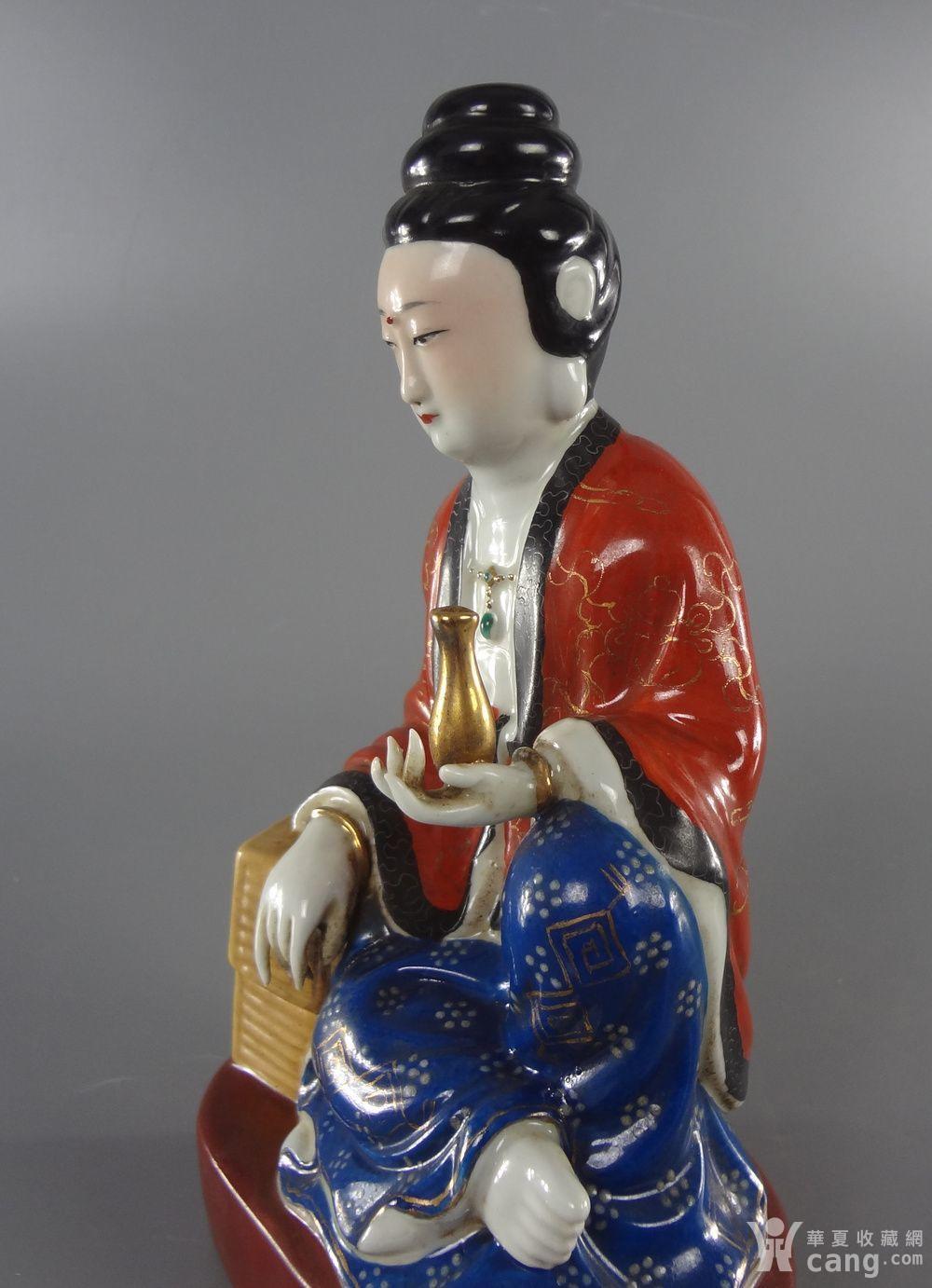 曾龙升粉彩描金塑像