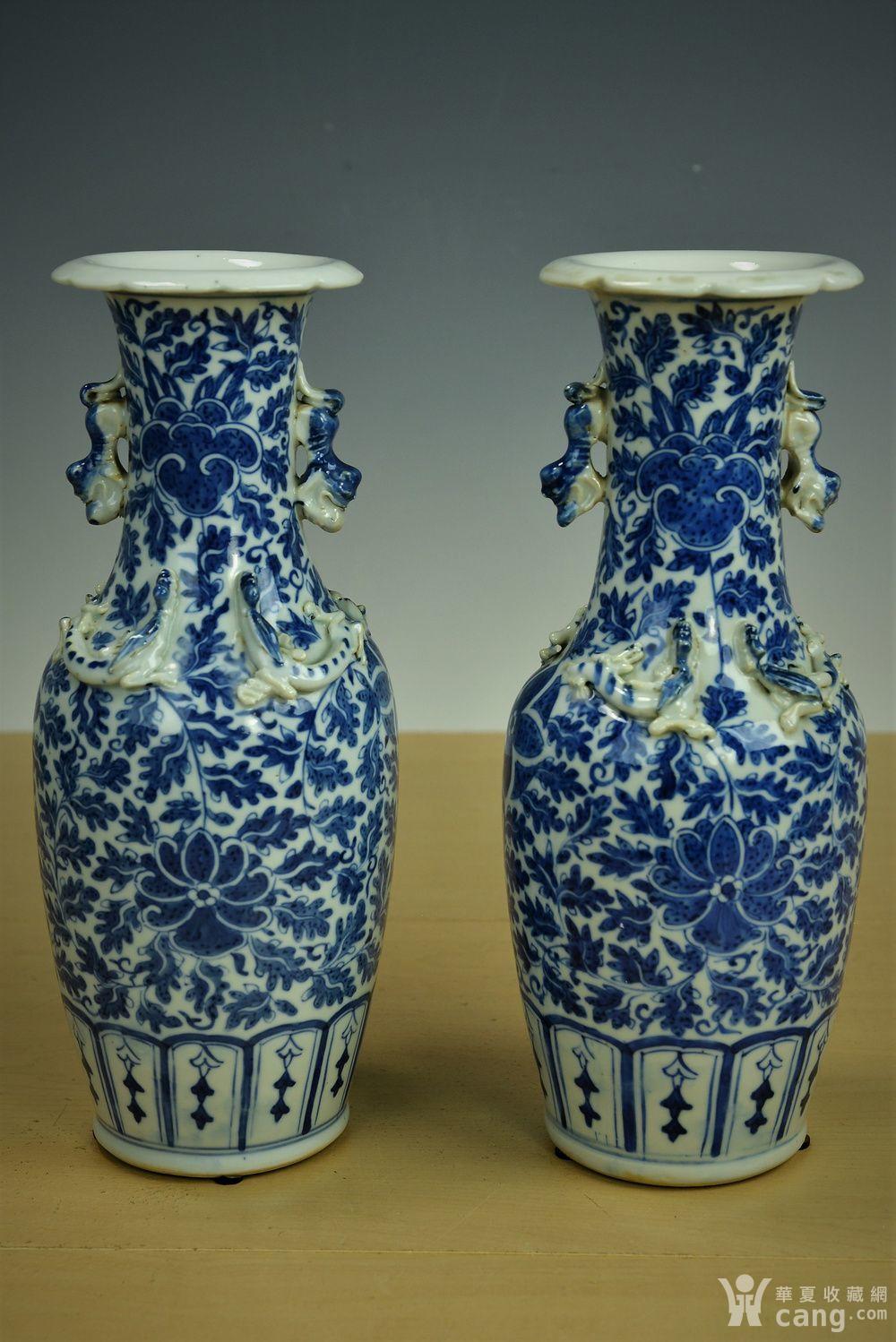 欧美回流 漂亮一对清中期青花花卉纹饰狮耳瓶 - 清 - 瓷器 - 华夏收藏