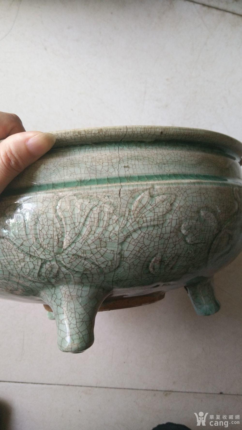 明代龙泉刻花大香炉