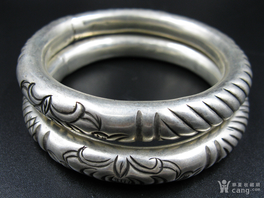 瑶族荷花纹饰银镯