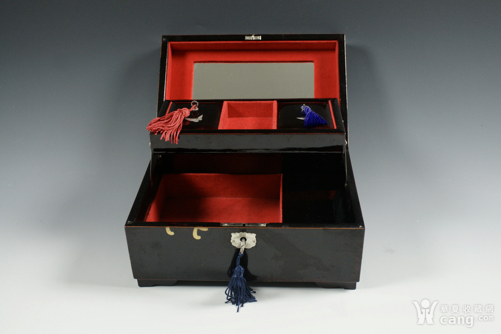 日本民国时期珠母贝漆器八音首饰盒