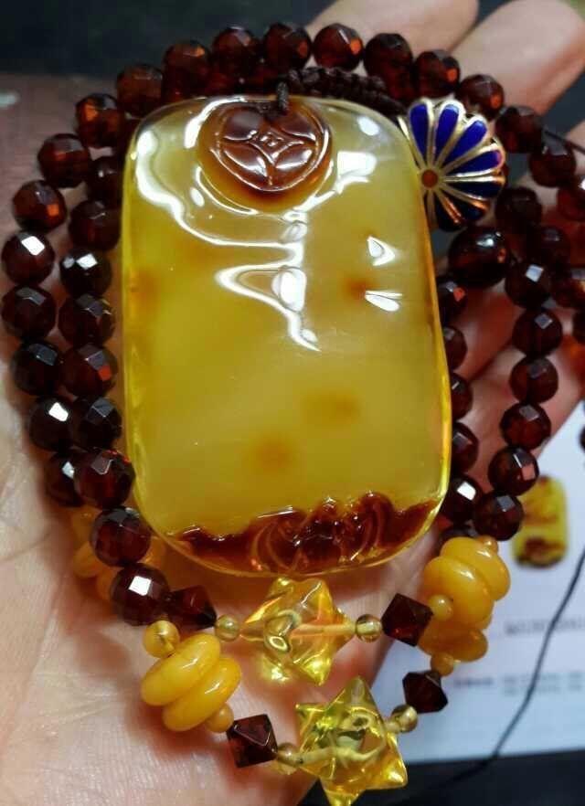 20 天然俏色机油黄蜜蜡龙牌吊坠 土豪款