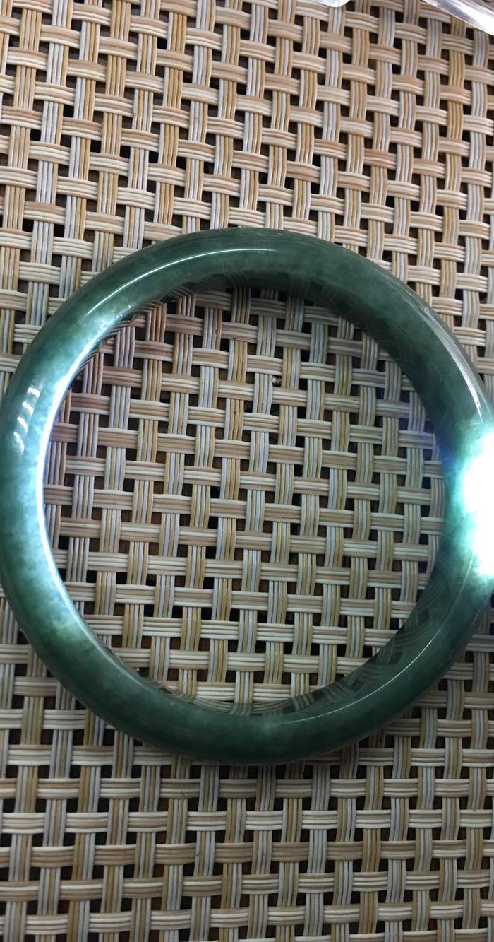 老钟油青起冰翡翠手镯