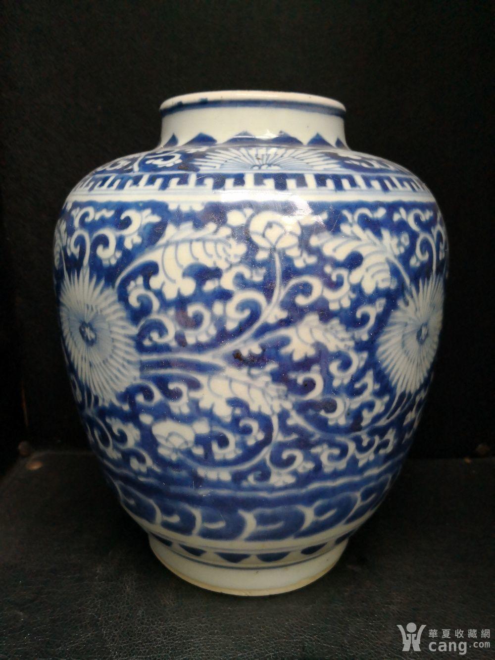 清乾隆青花缠枝莲纹大罐