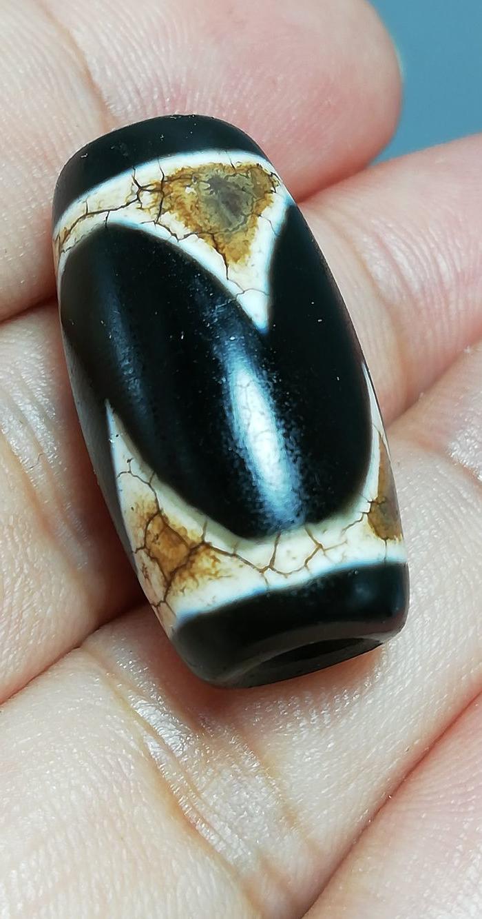 晚清藏传玛瑙 虎牙辟邪 招财天珠