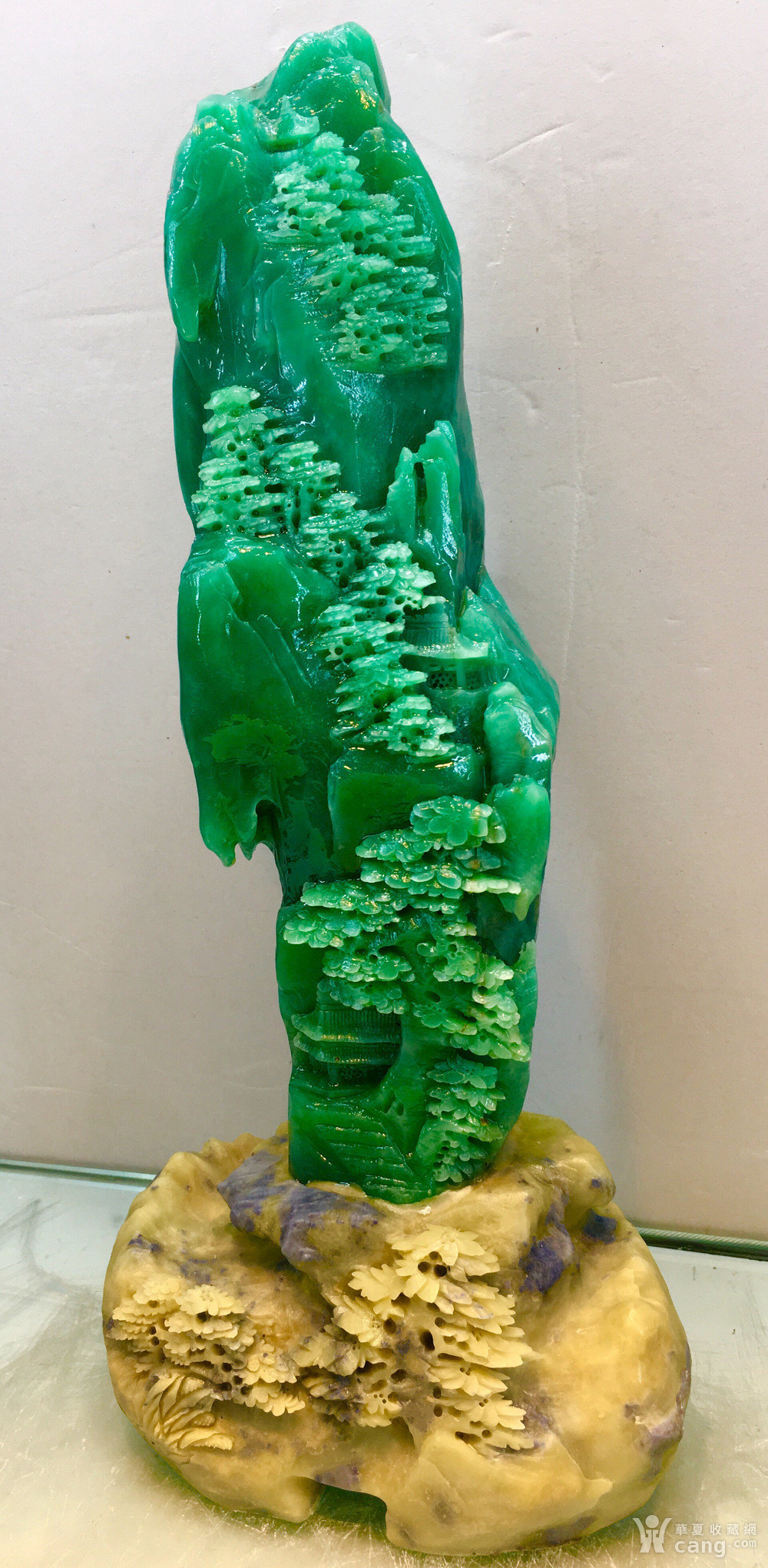 中国石雕大师精雕翡翠绿一峰独秀大摆件