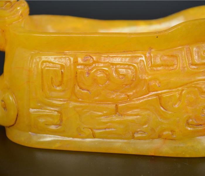 雕刻龙纹爵一个