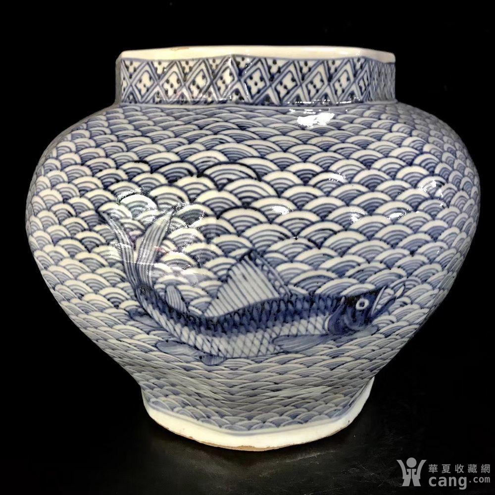 青花海浪纹鱼纹八方罐一对 柴窑