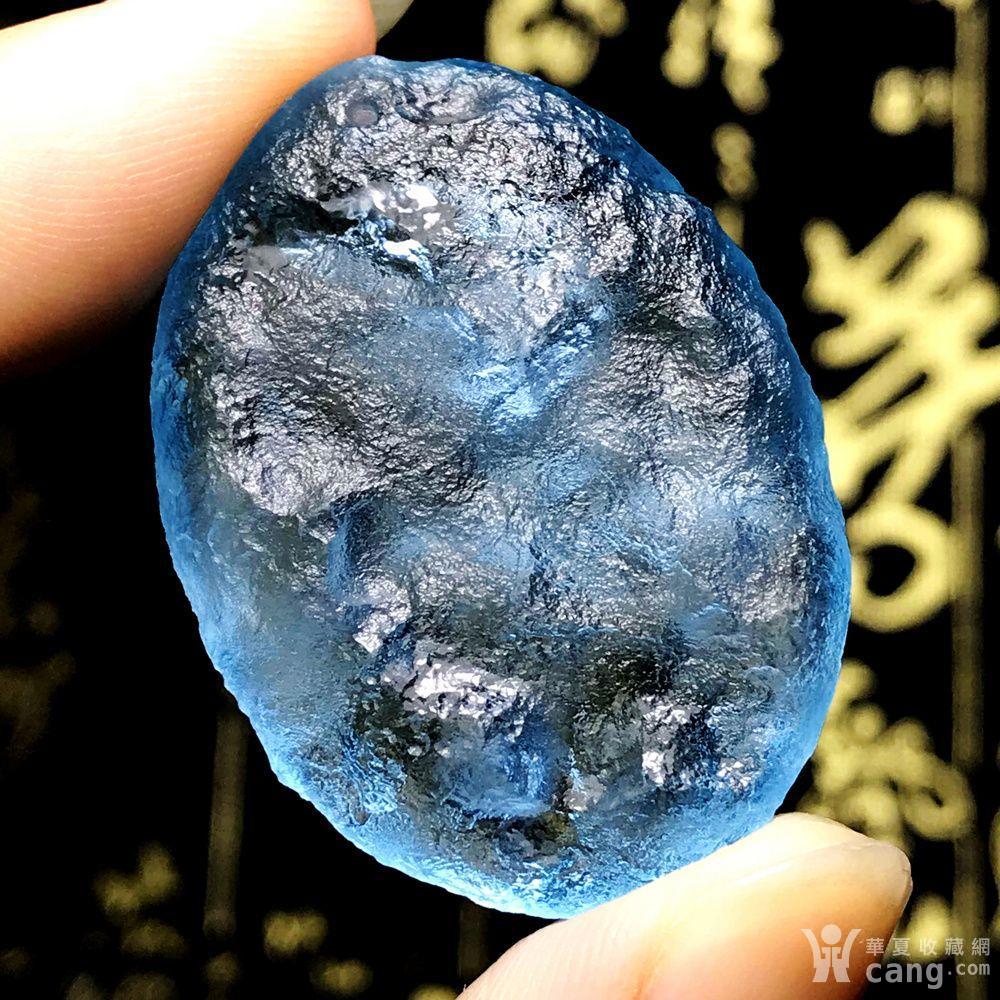 纯天然俄罗斯蓝陨石精品天空蓝玻璃陨石原石吊坠