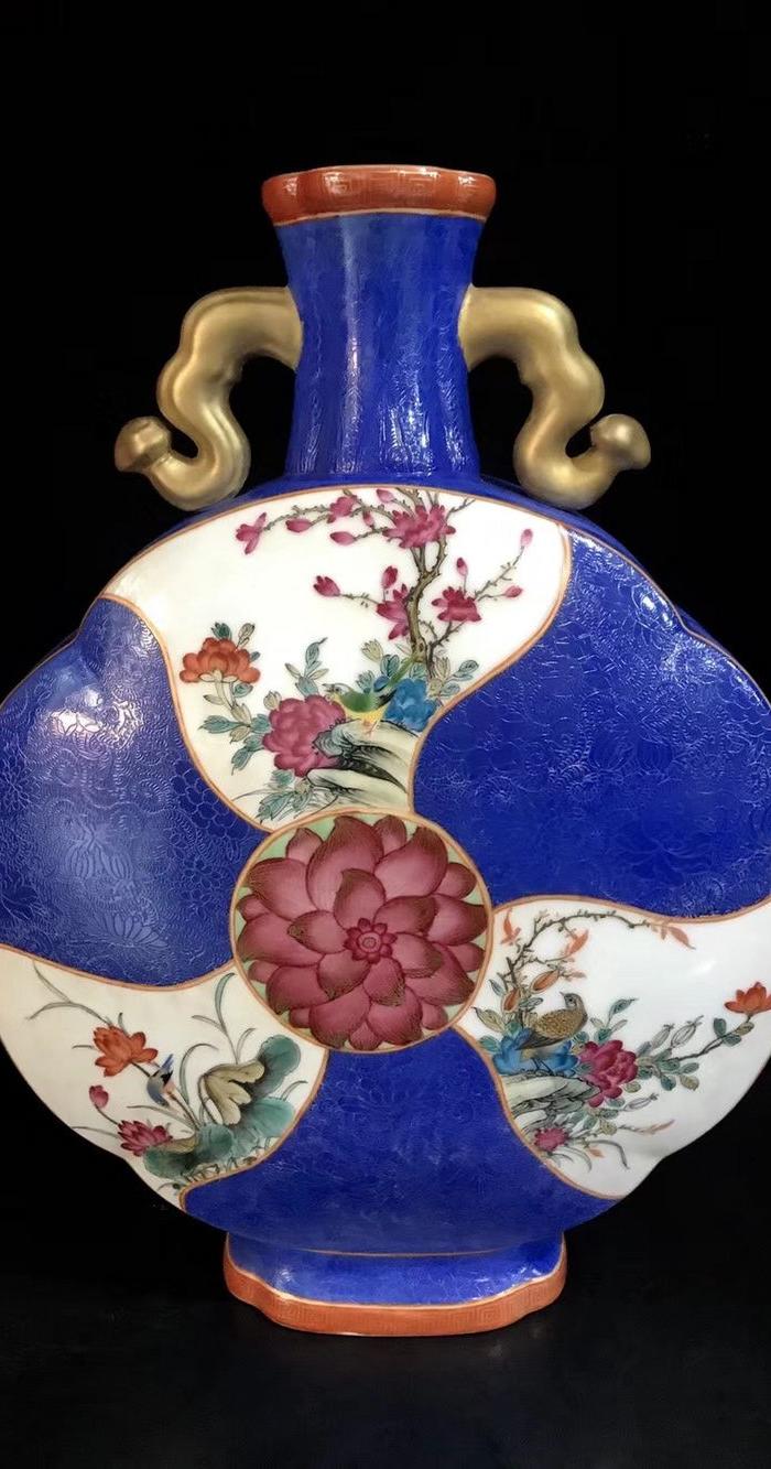 精品本金珐琅彩刀刻开窗花鸟纹双耳抱月瓶一对