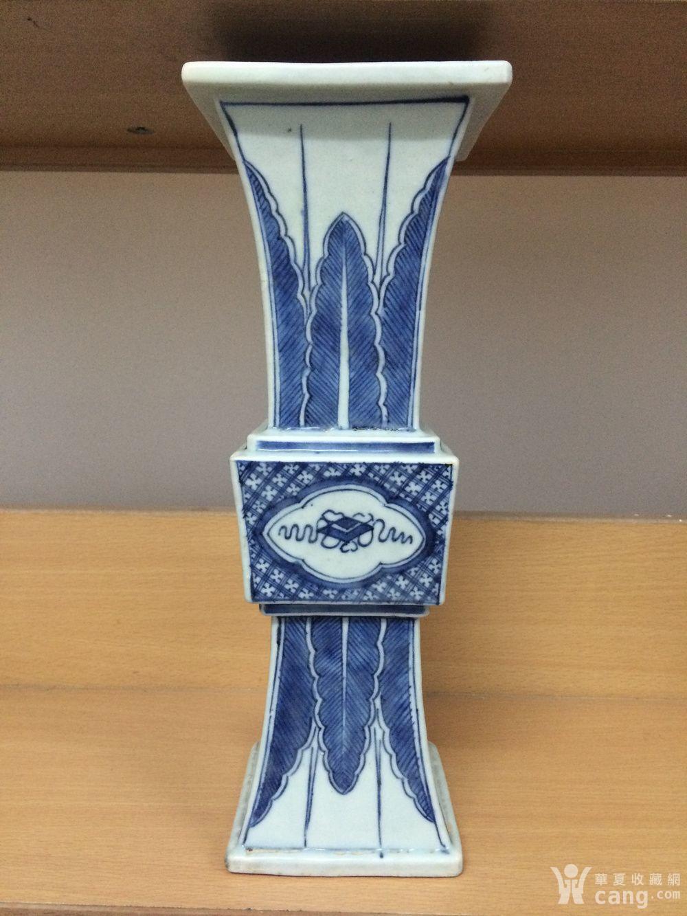 乾隆青花蕉叶纹方花觚