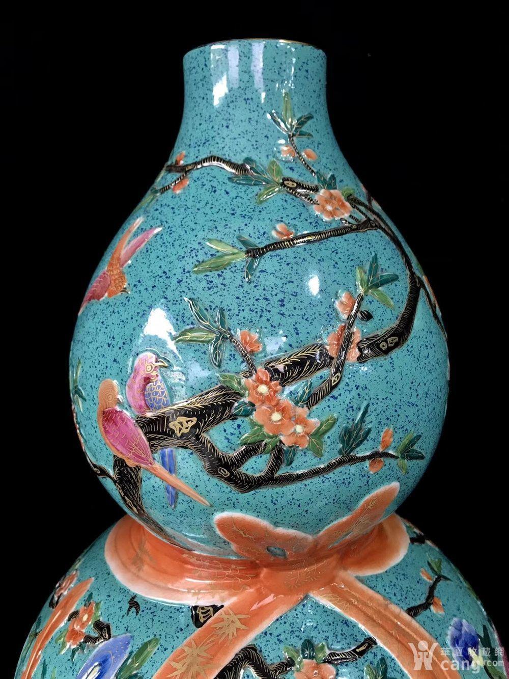 精品本金珐琅彩描金浮雕花开富贵纹绶带葫芦瓶一对