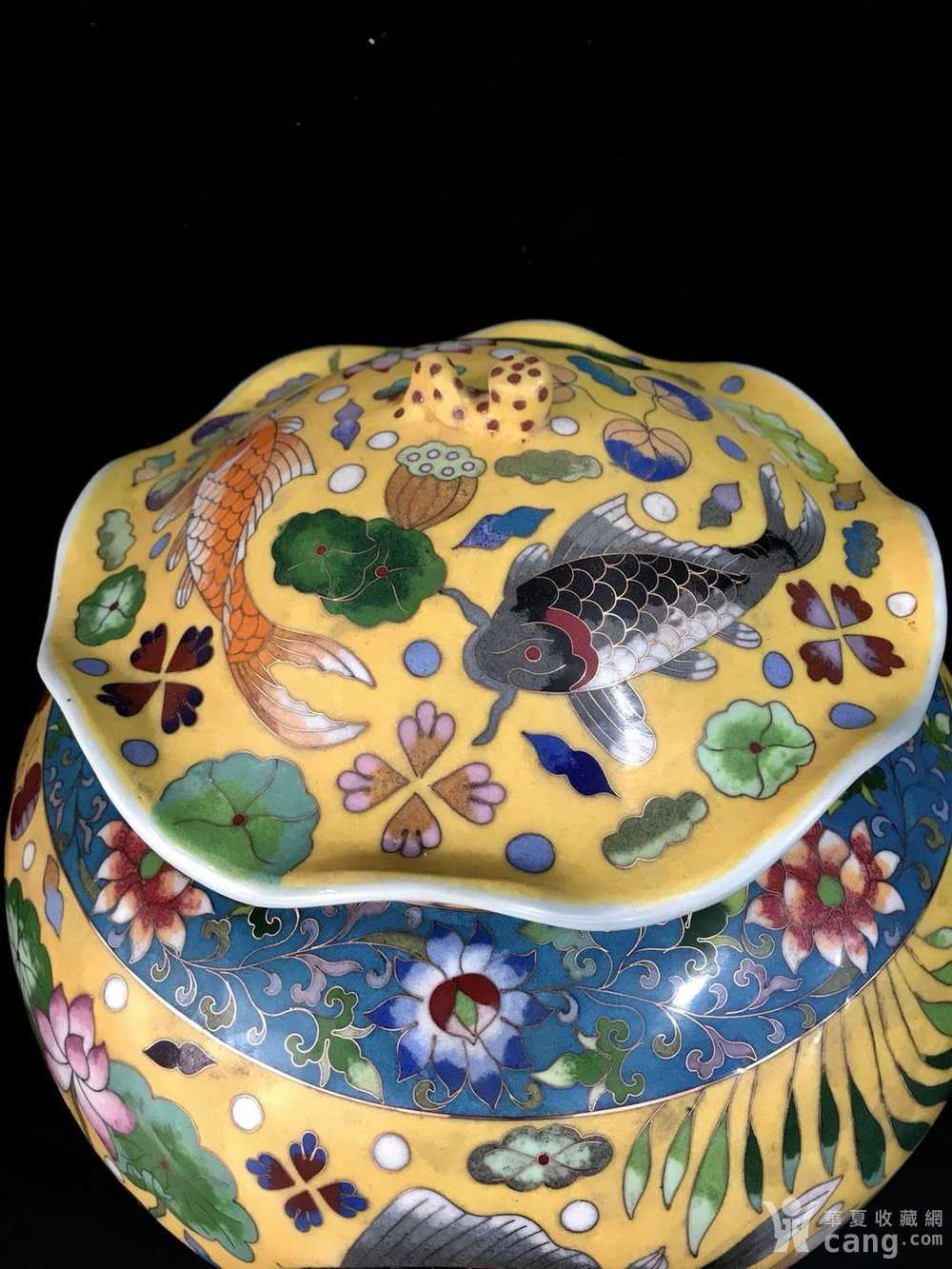 精品元代景泰蓝掐丝珐琅彩鱼藻纹荷叶罐一对