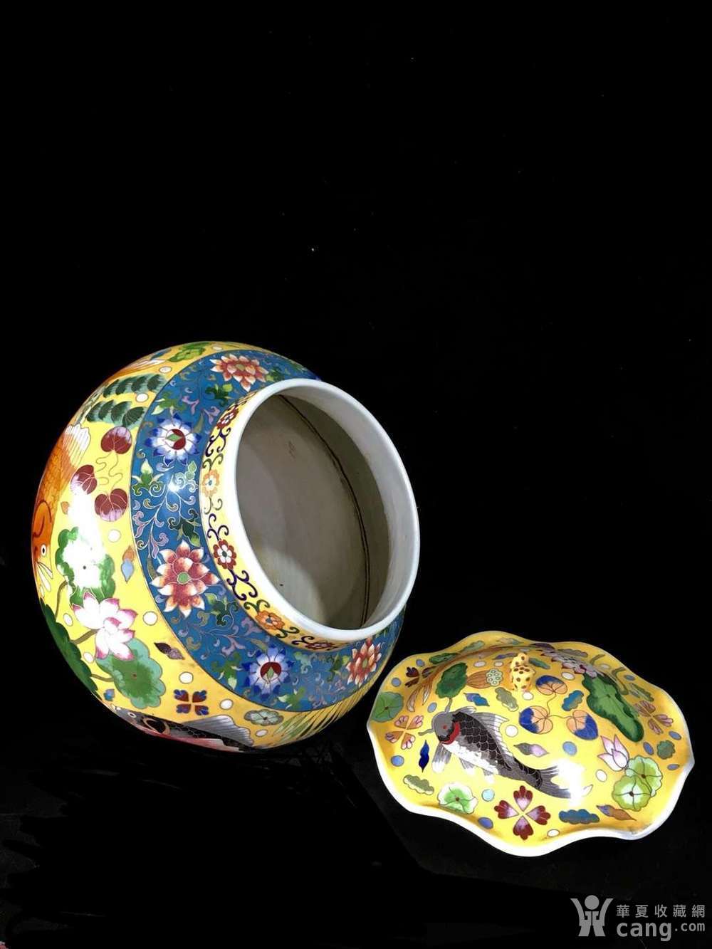 精品元代景泰蓝掐丝珐琅彩鱼藻纹荷叶罐一对