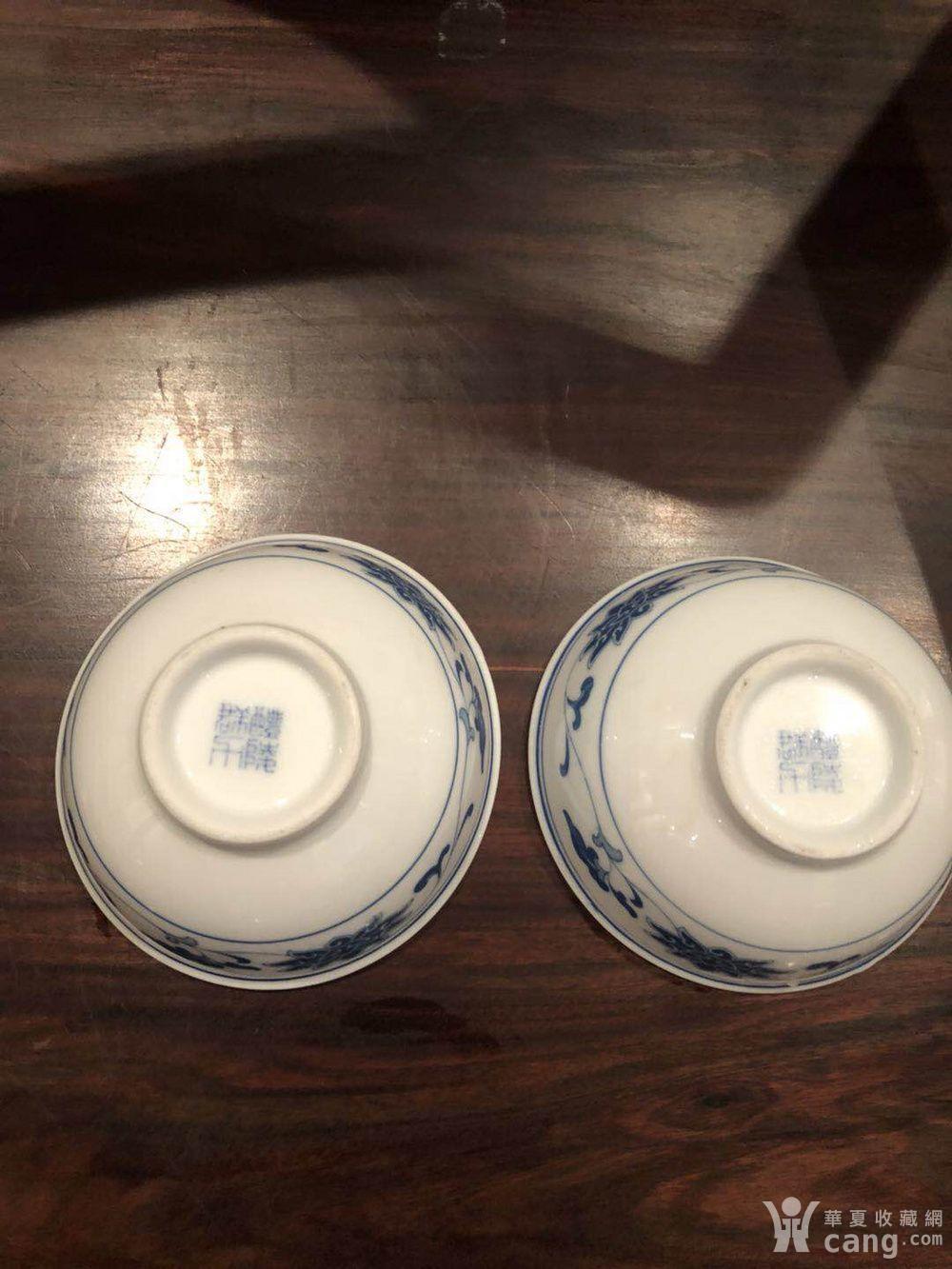 瓷质白洁,釉水好,底款"醴陵群力"篆体款,醴陵群力瓷厂大名鼎鼎,为近代